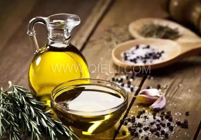 怎樣健康的選擇食用油？企鵝糧油機(jī)械為您簡(jiǎn)單講述(圖1)